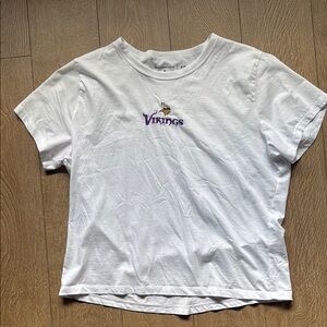 White womens Vikings NFL Abercrombie Tee size Medium